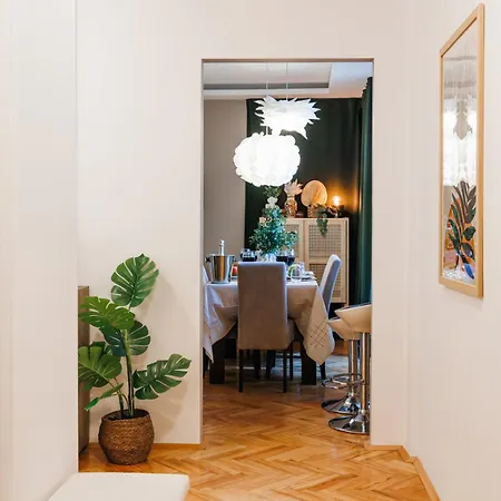 Bright Harmony Wtih Balcony Old Town Renovated * Belgrado