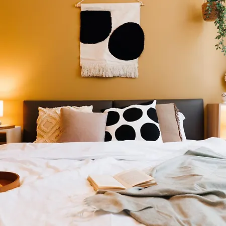 Bright Harmony Wtih Balcony Old Town Renovated アパート *