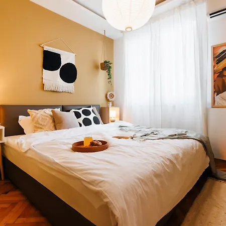 Bright Harmony Wtih Balcony Old Town Renovated *