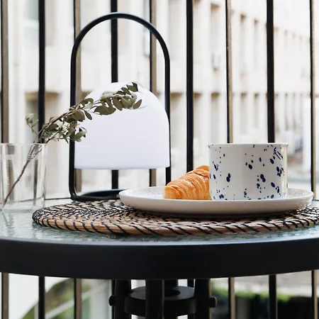 Bright Harmony Wtih Balcony Old Town Renovated アパート